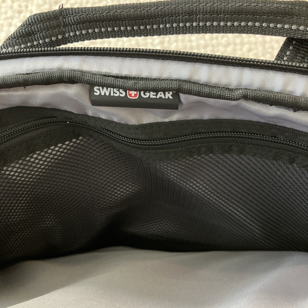 NWT Swissgear 16" Laptop Slimcase Double Compartment Black Brand Decal - Picture 7 of 11